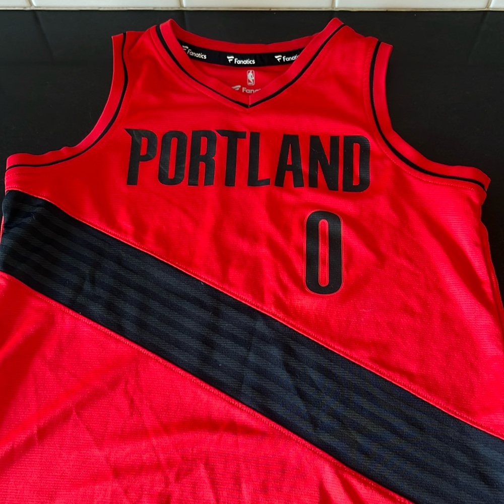 Red, Portland Trailblazers, Damian Lillard jersey. Youth small.